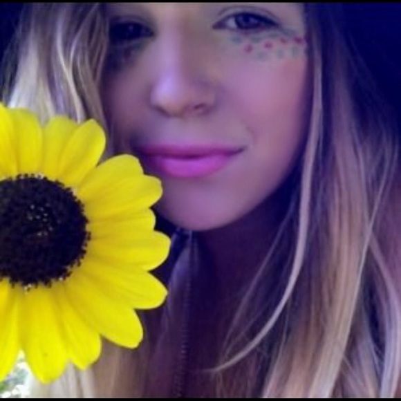 meet your seller 🌙✨ - Picture 5 of 8